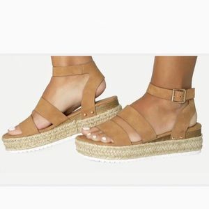 Boutique Platform Sandals | Size 8